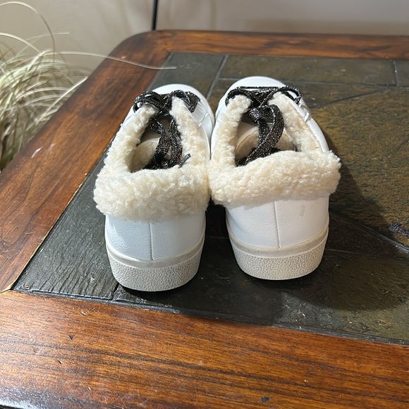 Steve Madden lined sneakers, white and silver with black size 6 - Picture 3 of 5
